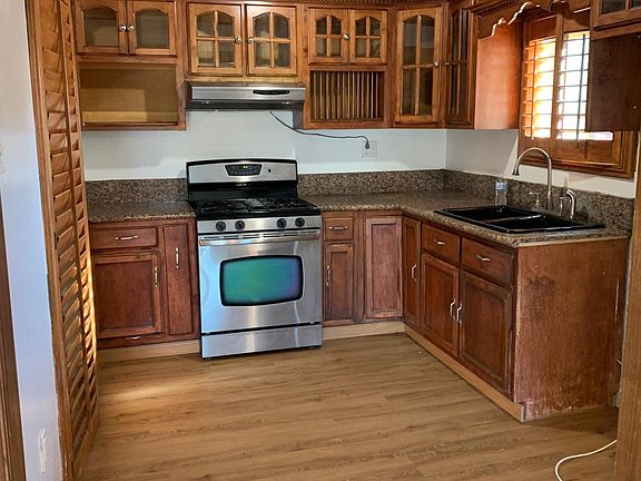 5th image of 3814 E 55th St