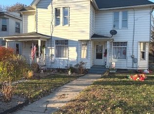 719 W 2nd St, Dixon, IL 61021