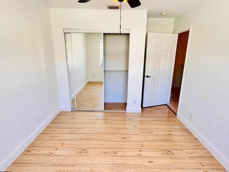 1436 Hawthorne Pl — Photo 6