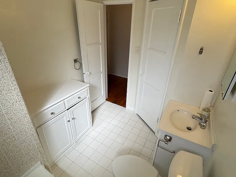 5210 E Broadway #A — Photo 9