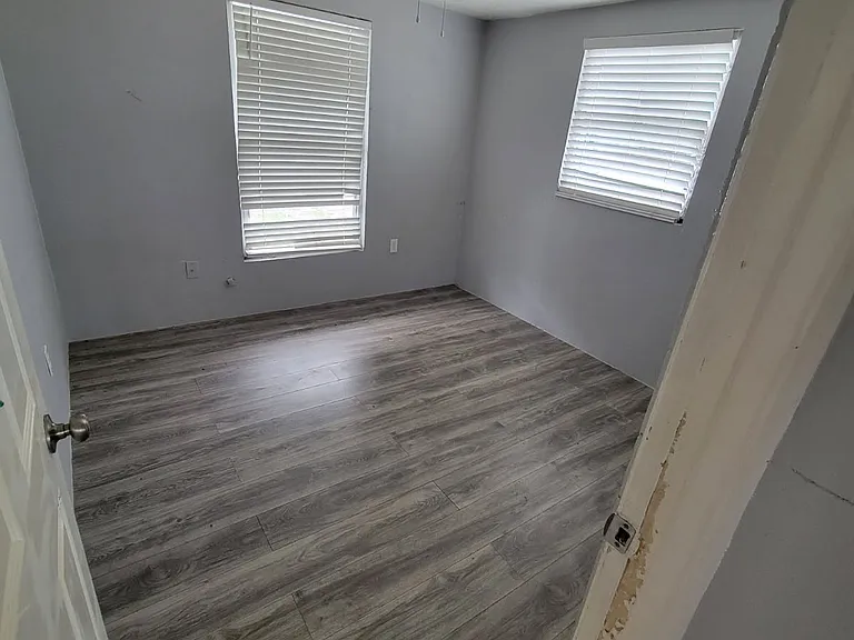 400 11th St W #401-A — Photo 5