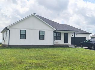 115 Dean Dr, Harrodsburg, KY 40330