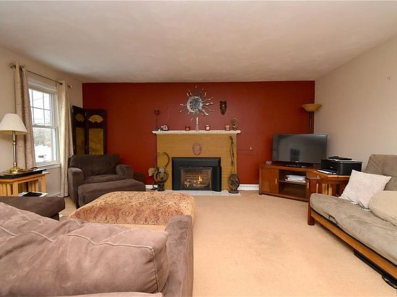 3rd image of 2640 Oakwood Ave