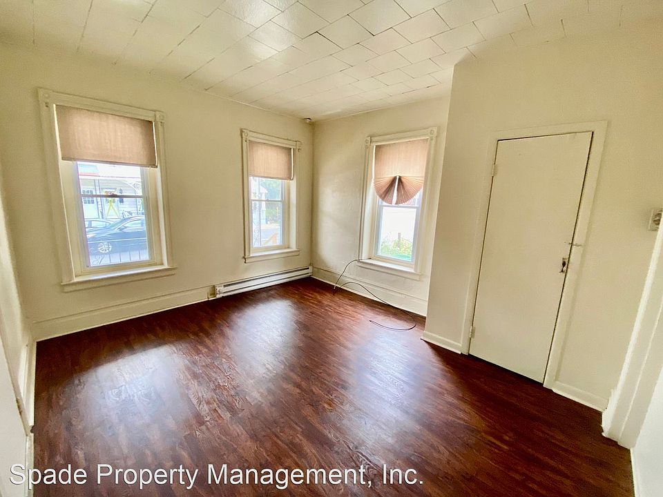 1st image of 704 S 5th St #1