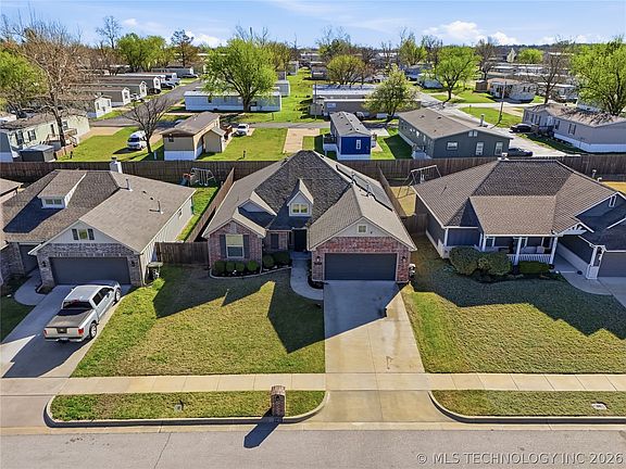 2nd image of 5421 Skylane Dr