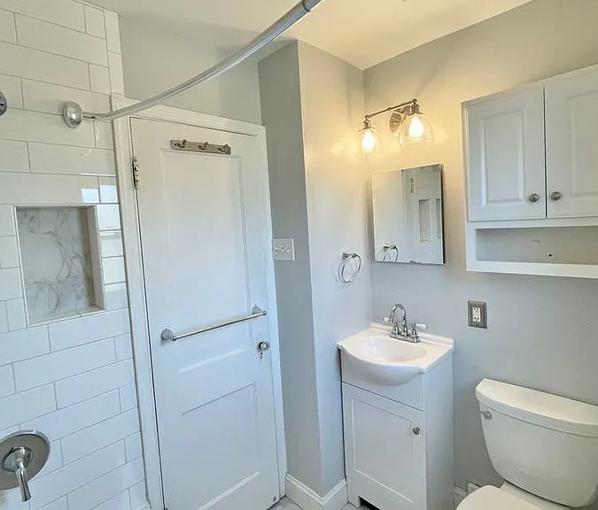 528 E Luray Ave — Photo 15