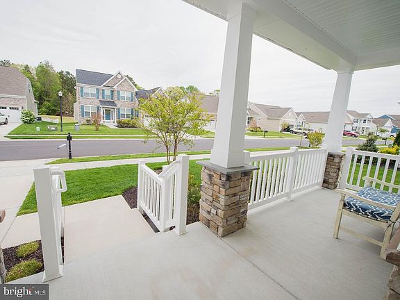 3rd image of 29513 Glenwood Dr