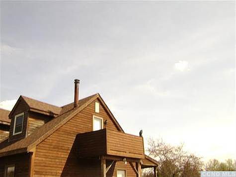 2nd floor balcony/deck space