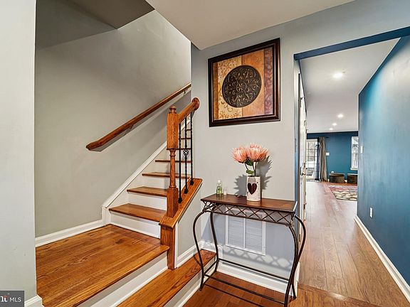 3rd image of 33 Ella Ln