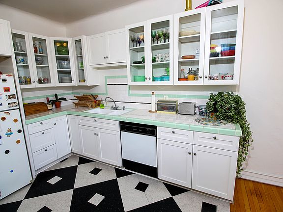 4th image of 1345 N Hayworth Ave APT 313