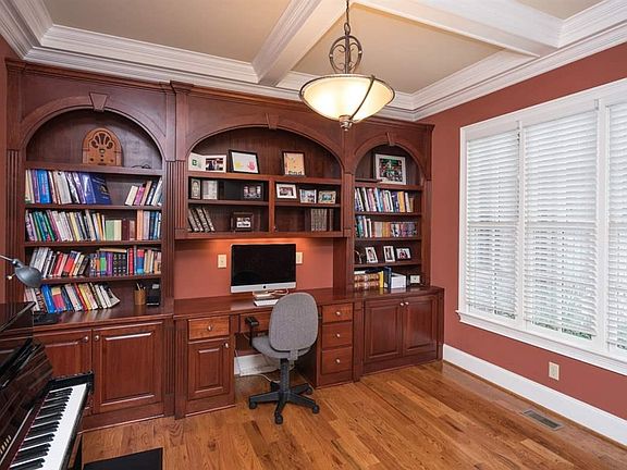 4th image of 15 Angel Oak Ct