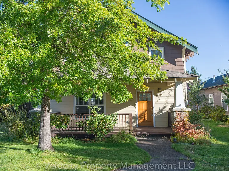 2954 NE Red Oak Dr — Photo 18