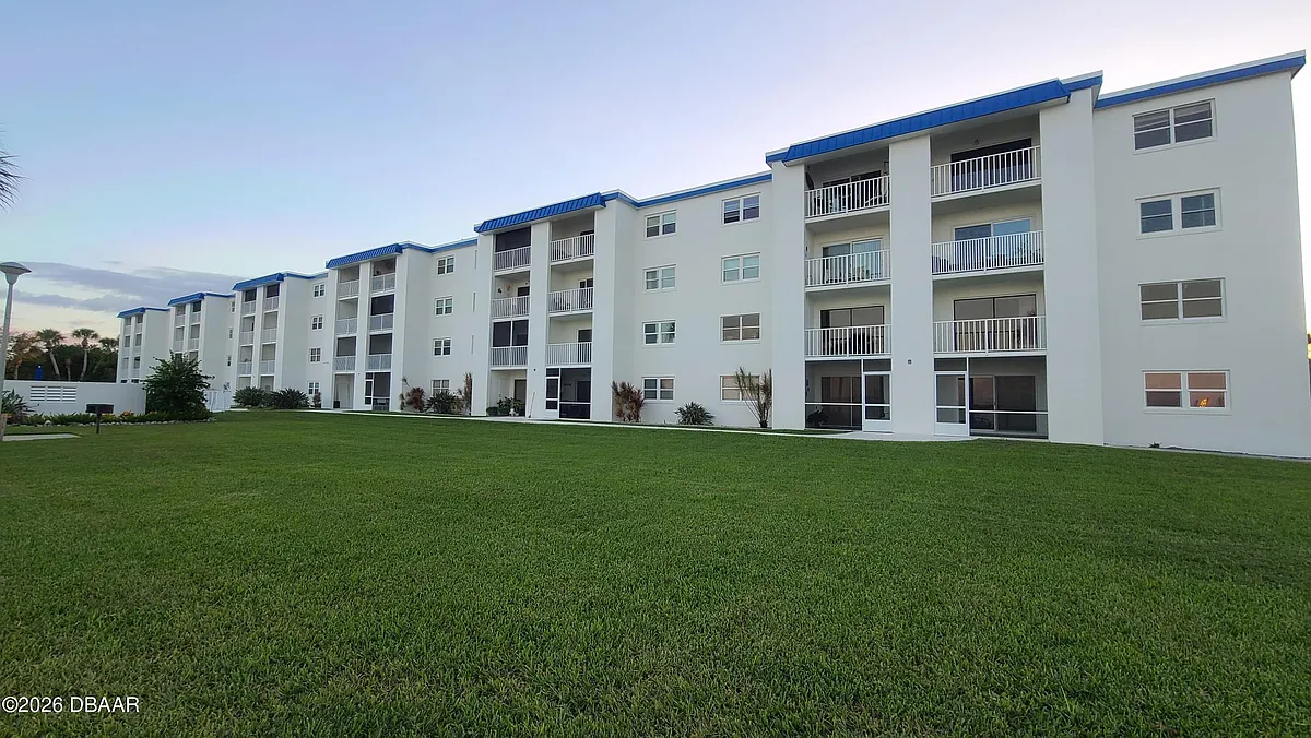 Building Photo - 3131 S Ridgewood Ave #203