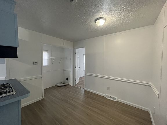 2nd image of 1100 Cloister Ct