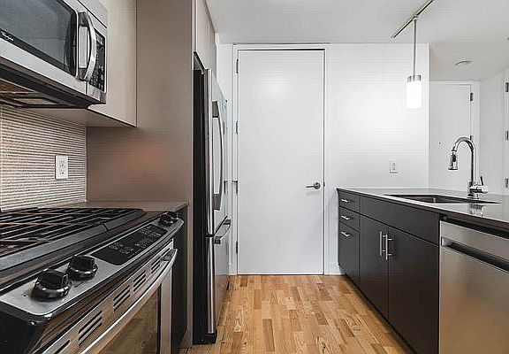 4th image of 500 W 23rd St APT 4K