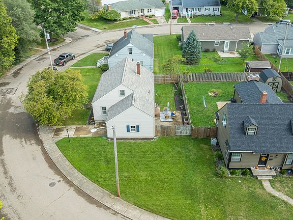 5th image of 1029 S Mayfair Rd
