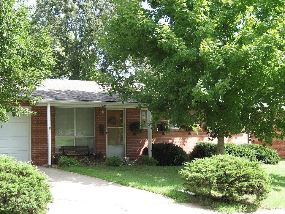 1st image of 2011 Hazelwood Dr