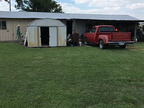 Back carport off gargage
