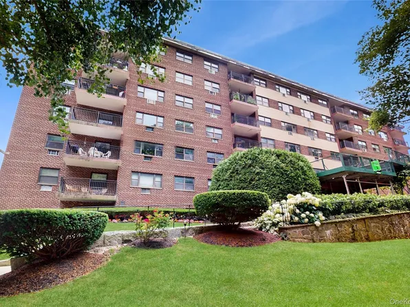 100 Diplomat Drive #7A, Mount Kisco, NY 10549