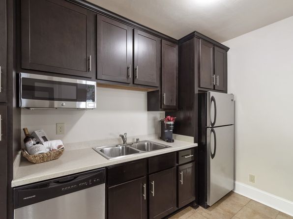 1743 N Cambridge Ave #1-402