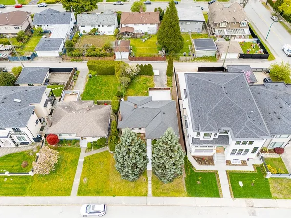 6257 Berwick St, Burnaby, BC V5H 1W3