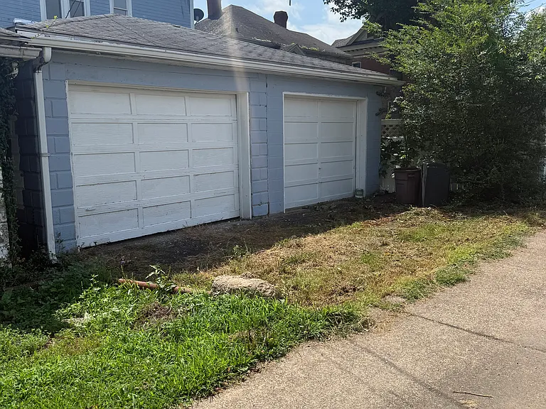 324 Clark St — Photo 10