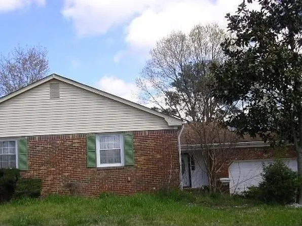 5444 Peggy Cir, Virginia Beach, VA 23464