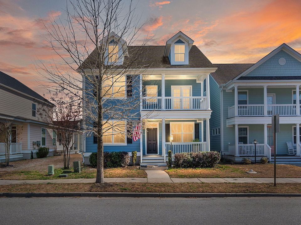 1st image of 1044 Oak Bluff Ave