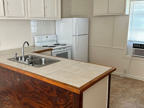 2nd image of 208 Spruce St Lot 6