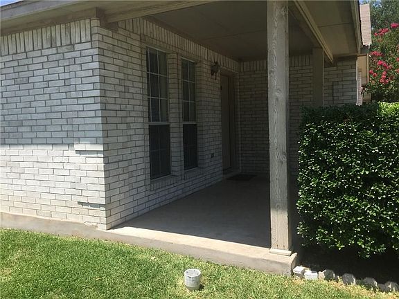 4th image of 2422 Wisteria Way
