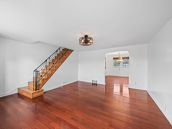 5th image of 3858 Berkley Ave