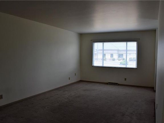 3rd image of 2380 Sunset Blvd APT 1