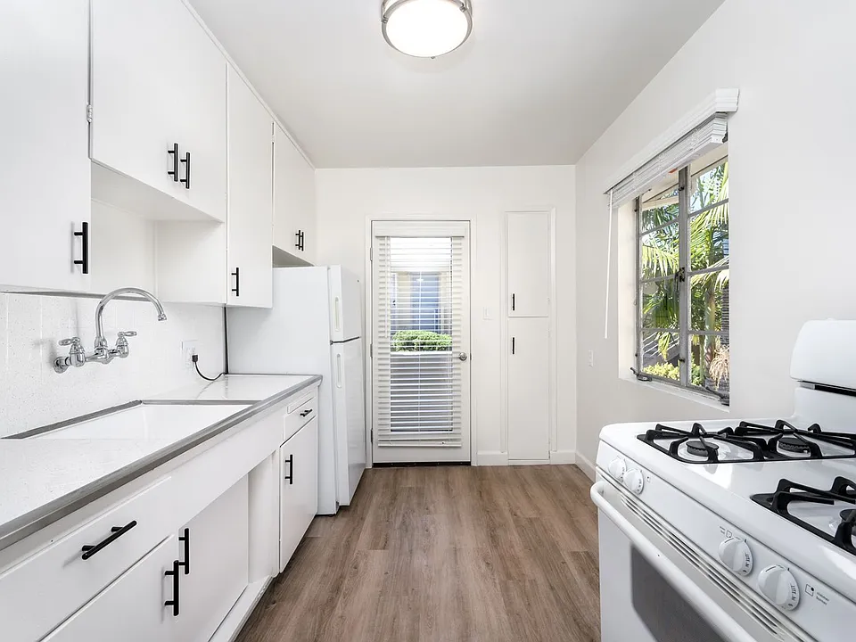 Antone Apartments