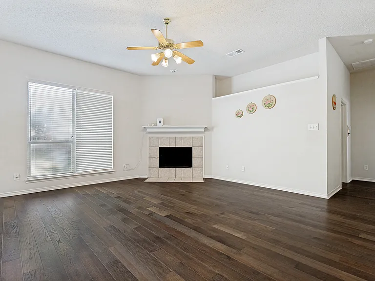 1524 Summerfield Dr — Photo 8