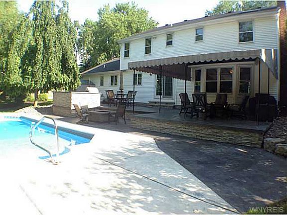 2nd image of 8388 Bridlewood Dr