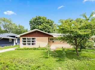 601 Seneca Dr, Aurora, IL 60506