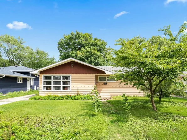 601 Seneca Dr, Aurora, IL 60506