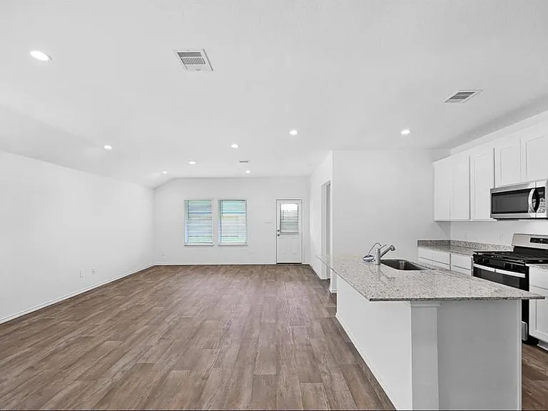 4243 Brinkworth Dr — Photo 2