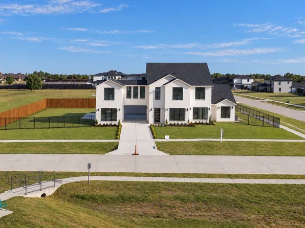 349 Valley Trl, Red Oak, TX 75154