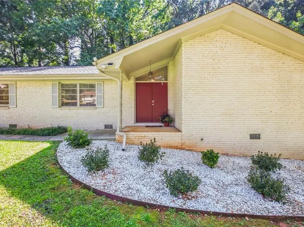 2691 Sterling Acres Dr, Tucker, GA 30084