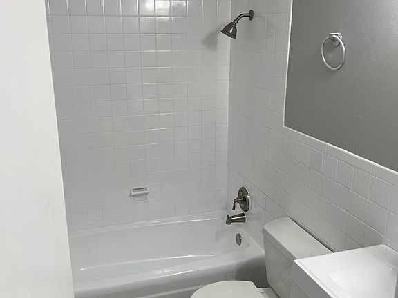 5th image of 7712 Harlem Ave #1A