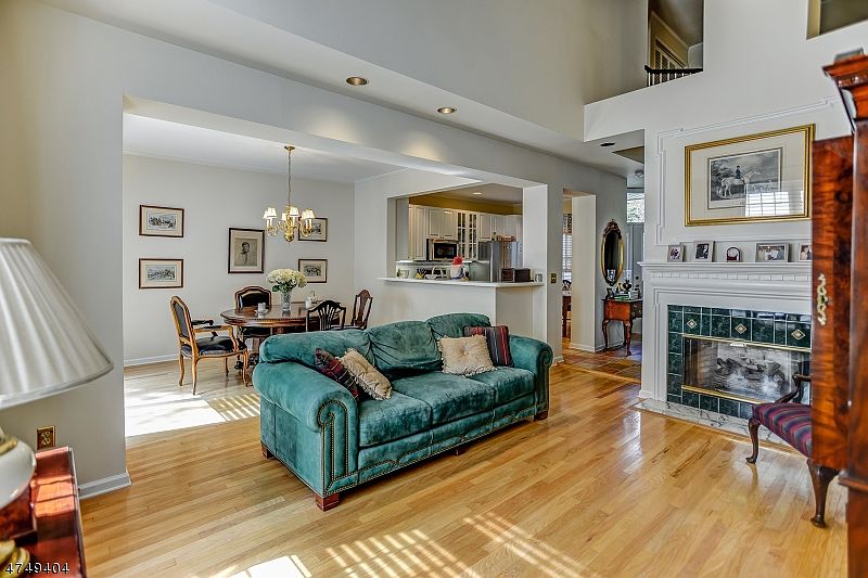 1st image of 50 Kent Dr, C0157