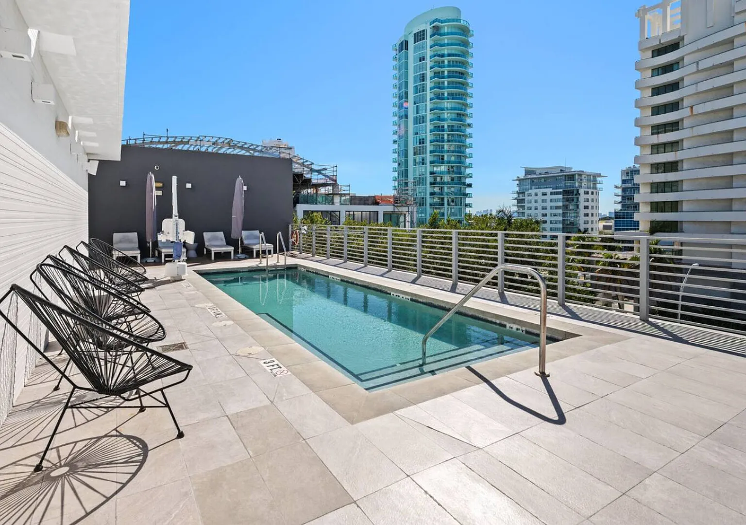 Beach Escape 1BR Walk to beach Pool & Gym — Photo 4
