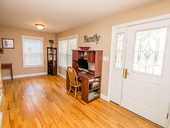 3rd image of 430 Woodbine Street