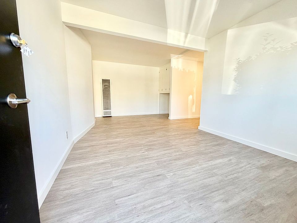 1st image of 621 Wessex Way APT 2