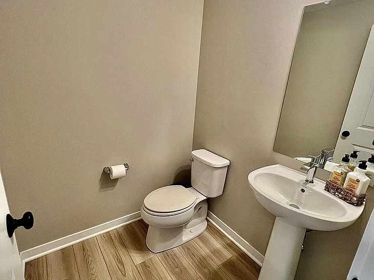 7233 Celebration Dr — Photo 12