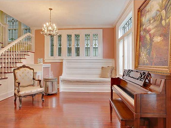 4th image of 5210 Prytania St