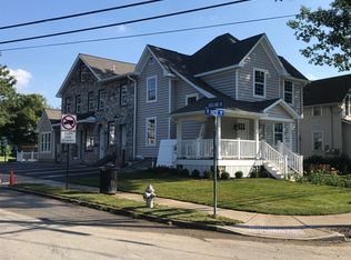 400 W Wayne Ave APT 1, Wayne, PA 19087