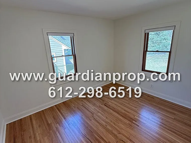 2202 Saint Croix St — Photo 10