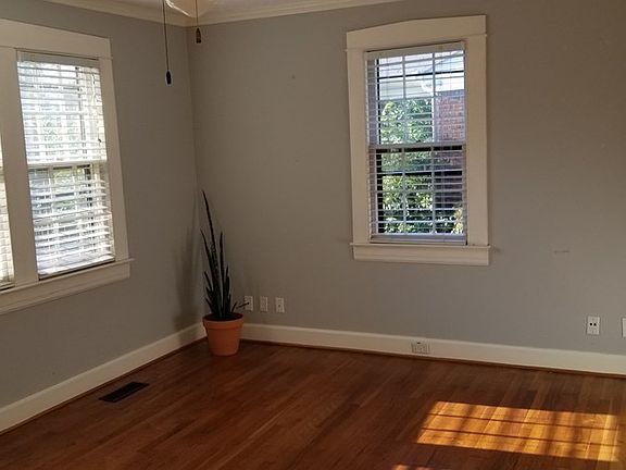 5th image of 1242 Lorraine Pkwy